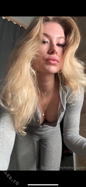 Hailey Wagner Nude Leaked Photo #4