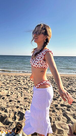 Haley Lu Richardson Nude Leaked Photo #15
