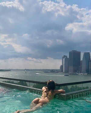 Haley Lu Richardson Nude Leaked Photo #18