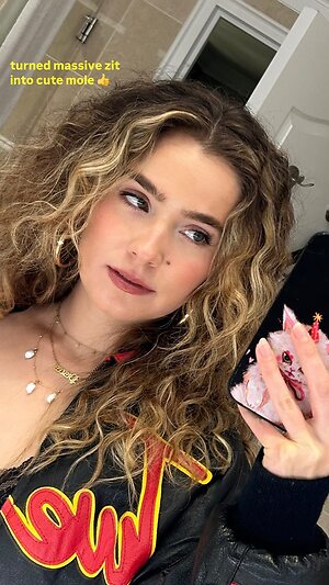 Haley Lu Richardson Nude Leaked Photo #29
