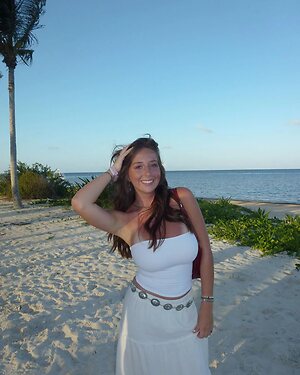 Haley N. leaked photo #8