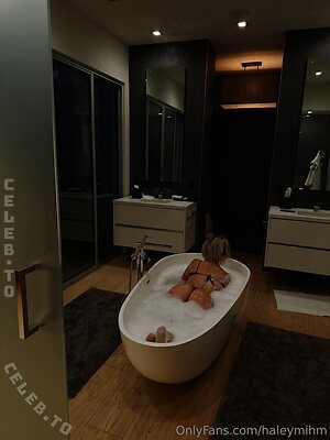 haleymihm leaked photo #36