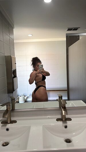 haley.schwartzz leaked photo #3