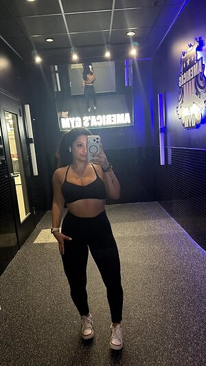 haley.schwartzz leaked photo #17