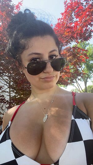 haley.schwartzz leaked photo #20