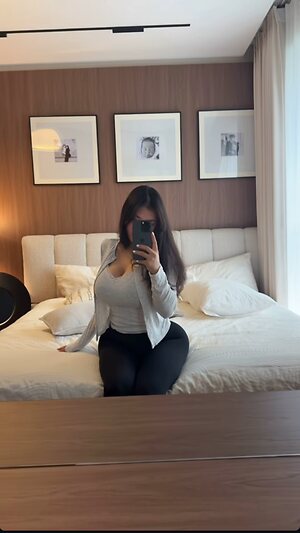 Haliun__b__ leaked photo #9
