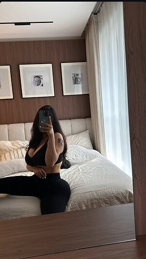Haliun__b__ leaked photo #11