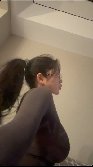 Haliun__b__ leaked photo #16
