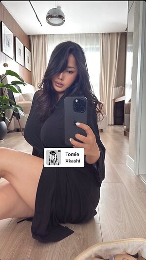 Haliun__b__ leaked photo #21