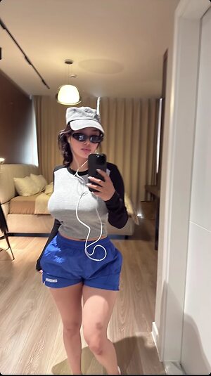 Haliun__b__ leaked photo #37