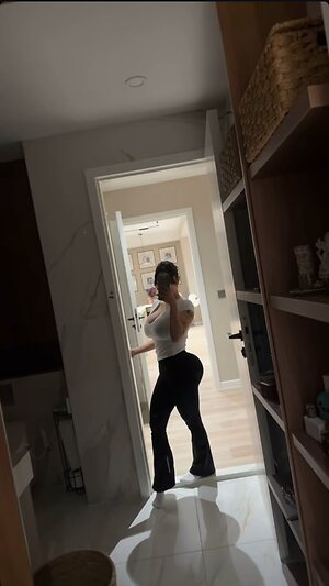Haliun__b__