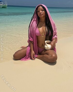 Halle Bailey photo