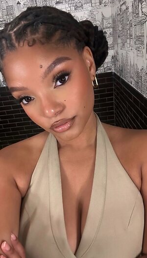 Halle Bailey leaked photo #19