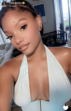 Halle Bailey leaked photo #85