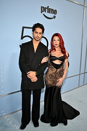 Halsey Nude Leaked Photo #15