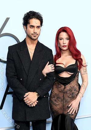 Halsey Nude Leaked Photo #23