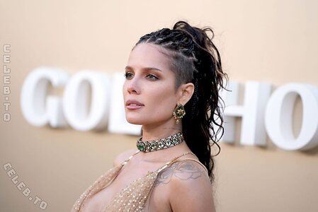 Halsey Nude Leaked Photo #35