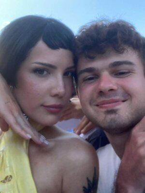 Halsey leaked photo #51