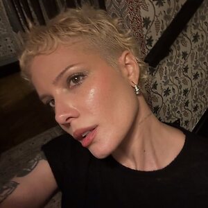 Halsey leaked photo #53