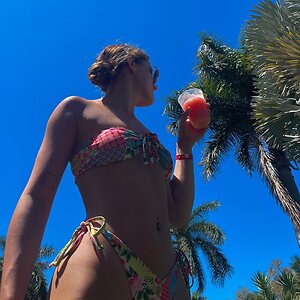 Hanna Laverdiere leaked photo #2