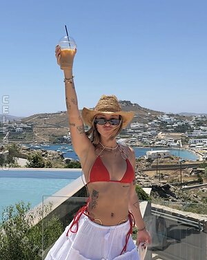 Hannaahcarolina photo