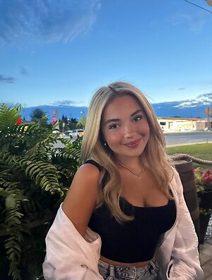 Hannah Bouchard leaked photo #6