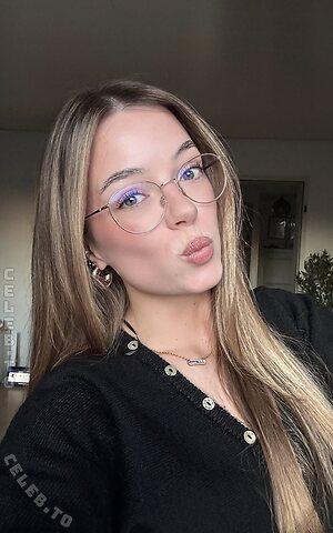 Hannah Cauko Nude Leaked Photo #2