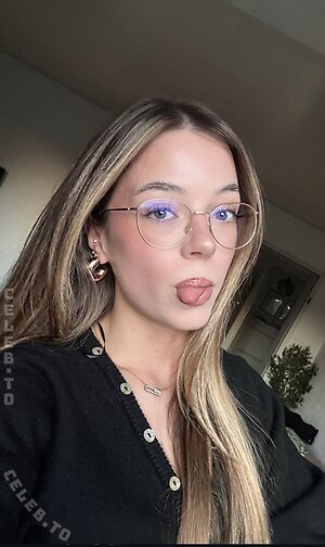 Hannah Cauko Nude Leaked Photo #3