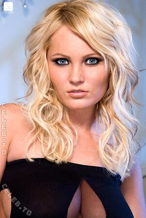 Hannah Hilton Nude Leaked Photo #6