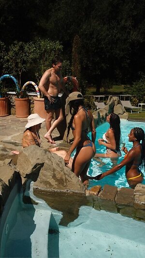 Hannah John-Kamen leaked photo #2