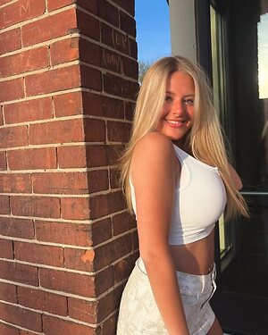 Hannah K leaked photo #21