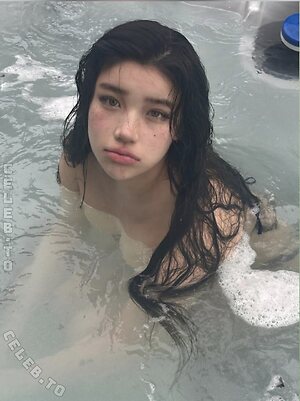 Hannah kae Nude Leaked Photo #3