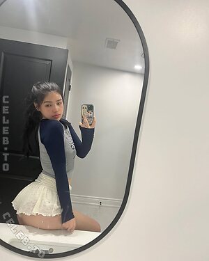 Hannah kae Nude Leaked Photo #9