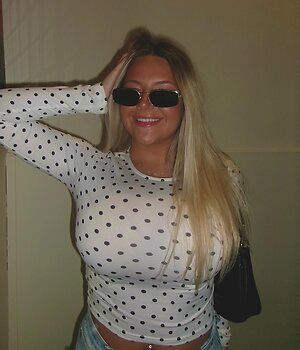 Hannah Kuron leaked photo #5
