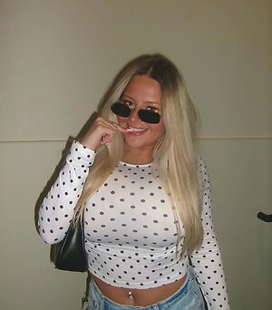 Hannah Kuron leaked photo #6