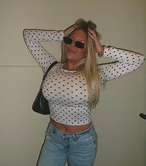 Hannah Kuron leaked photo #7