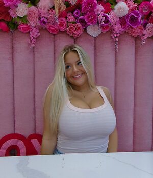 Hannah Kuron leaked photo #14
