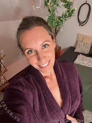 Hannah Mave Nude Leaked Photo #24