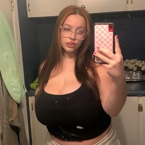 Hannah S Nude Leaked Photo #14