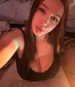 Hannah S Nude Leaked Photo #35