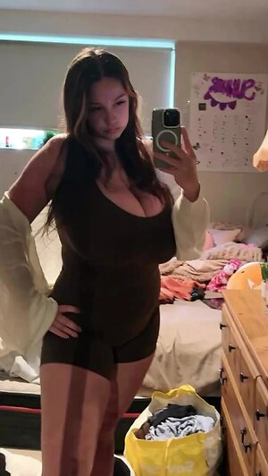 Hannah S Nude Leaked Photo #38