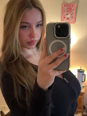 Hannah S Nude Leaked Photo #40