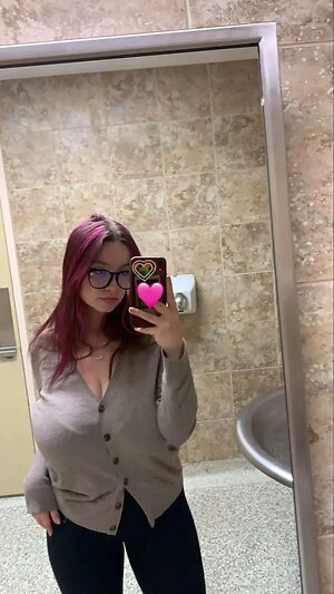 Hannah S Nude Leaked Photo #43
