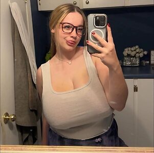Hannah S Nude Leaked Photo #53