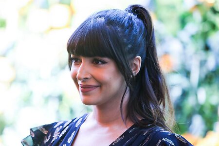 Hannah Simone leaked photo #33