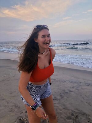 Hannah V leaked photo #2