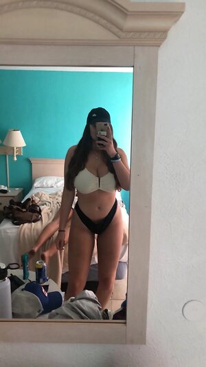 Hannah V Nude Leaked Photo #20