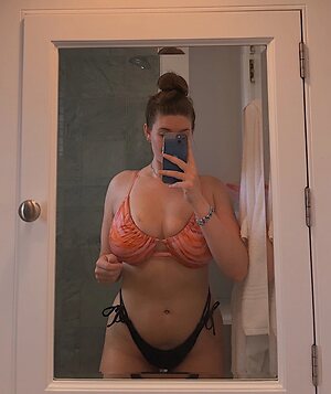 Hannah V Nude Leaked Photo #32