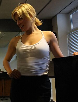 Hannah Waddingham leaked photo #191