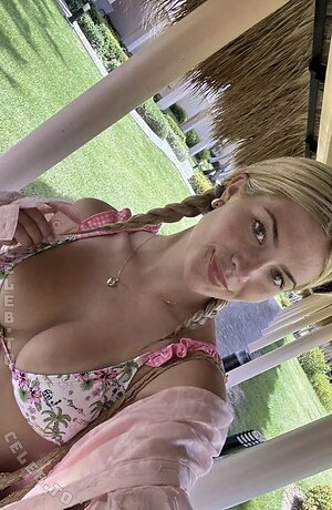 Hannah White Nude Leaked Photo #29